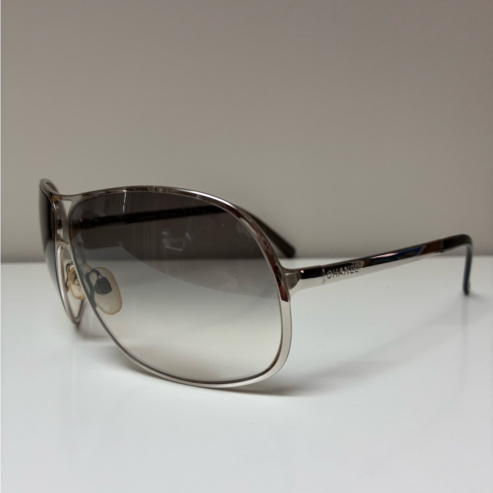 CHANEL Silver Gradient Aviator Sunglasses